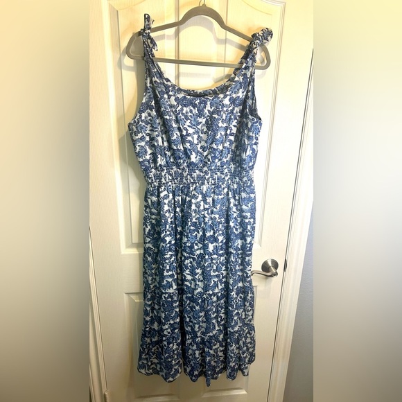 💙NWT Chelsea & Theodore Blue & White Paisley Print Tiered Maxi Dress Size XL🤍 - Picture 1 of 14